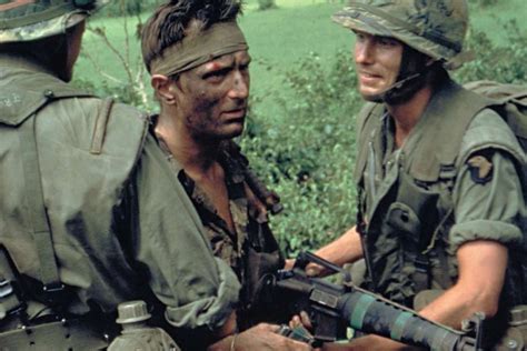 The Deer Hunter un racconto crudo di amicizia e la guerra del Vietnam?