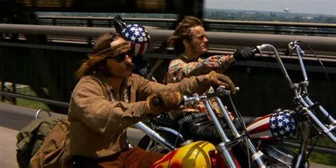 Easy Rider un viaggio epico verso la libertà e le tensioni sociali dell'America!